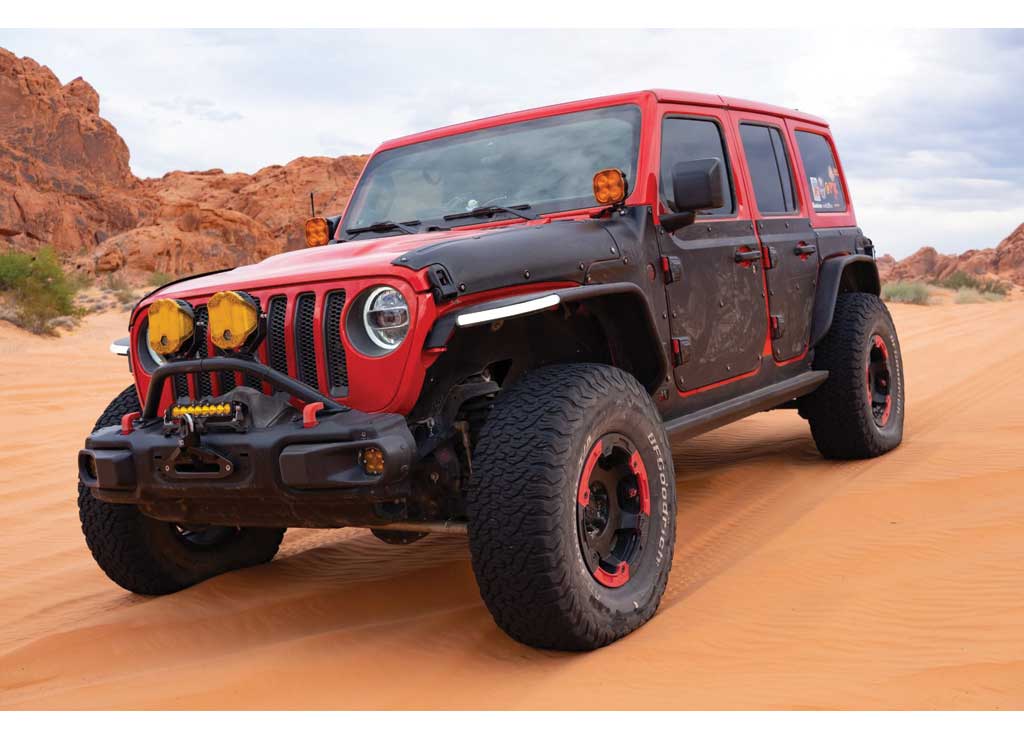 18-C WRANGLER 4DR TRAIL DEFENDER KIT BLACK