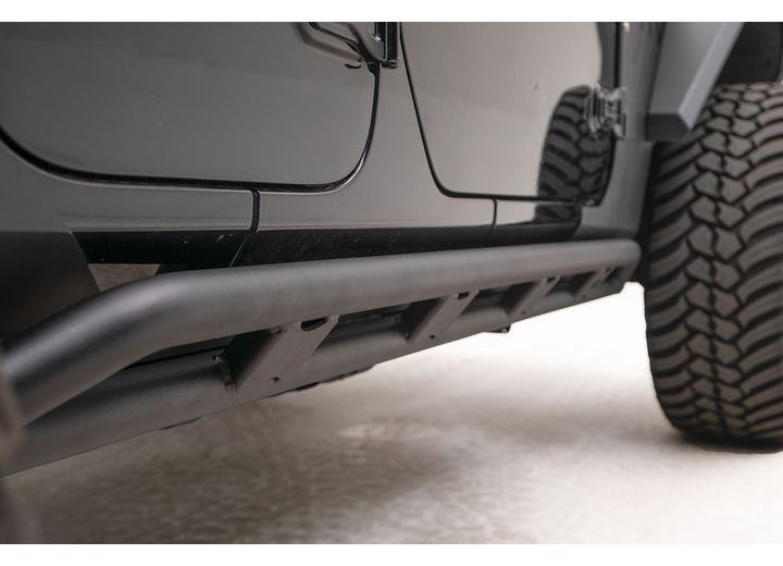 18-C WRANGLER JL MATTE BLACK TUBE ROCK SLIDER