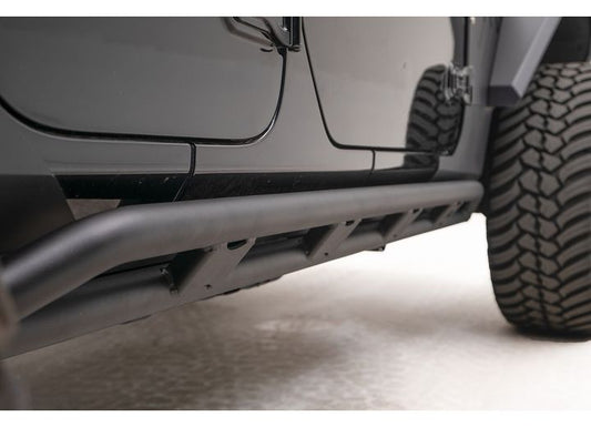 18-C WRANGLER JL MATTE BLACK TUBE ROCK SLIDER